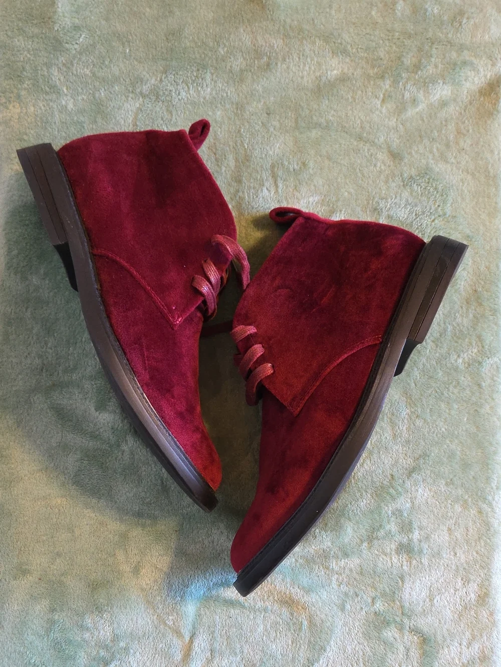 INC INTERNATIONAL CONCEPTS Men's Velvet Burgundy Chukka Boots